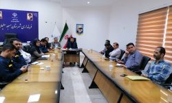 کلیه ادارات و شرکت ها موظف هستند خرید اقلام خود را از داخل شهرستان تهیه کنند