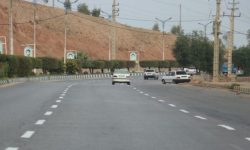 اجرای عملیات خط کشی بلوار میدان دانشگاه آزاد حد فاصل میدان هوانیروز