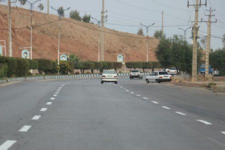 اجرای عملیات خط کشی بلوار میدان دانشگاه آزاد حد فاصل میدان هوانیروز