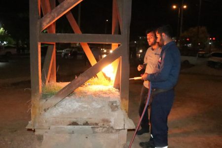 جمع آوری سازه های تبلیغاتی (بیلبورد) غیر مجاز توسط شهرداری مسجدسلیمان 
