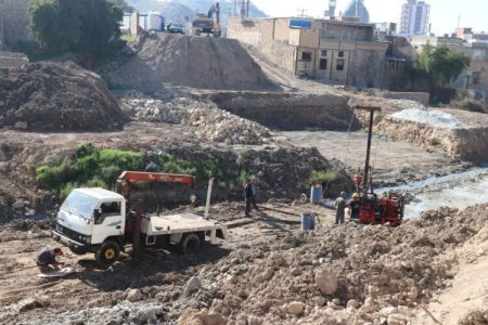 ادامه عملیات پروژه احداث پل و خیابان سوم کوی نفت خیز مسجدسلیمان