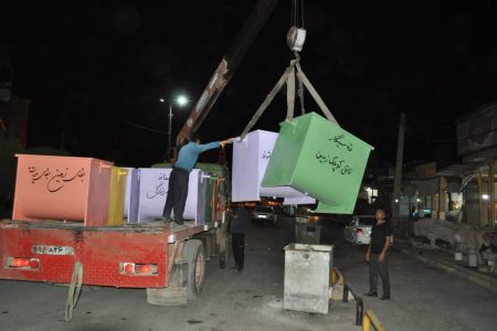 تعویض مخازن زباله فرسوده سطح شهر توسط شهرداری مسجدسلیمان