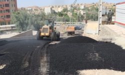 با دستور شهردار مسجدسلیمان، عملیات زیر سازی و روکش آسفالت بخشی از معابر محله دره اشکفت انجام شد