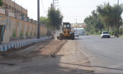انجام عملیات تعریض مسیر میدان نفتون تا سه راهی سی برنج توسط شهرداری مسجدسلیمان