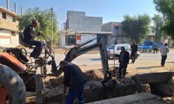 اجرای عملیات لایروبی کانال ها و مسیل های محله بی بیان توسط معاونت خدمات شهری شهرداری