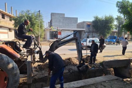 اجرای عملیات لایروبی کانال ها و مسیل های محله بی بیان توسط معاونت خدمات شهری شهرداری