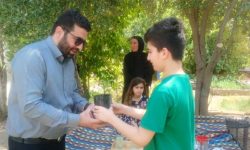 هم صدایی شهر و شهروند؛معاونت خدمات شهرداری مسجدسلیمان از خانواده ای بدون زباله تقدیر کرد