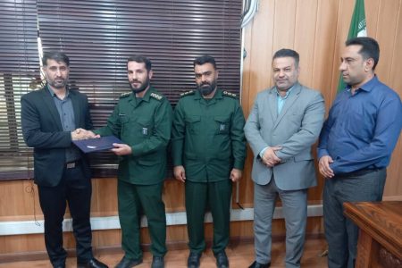 تقدیر از هفت سال تلاش رضا آذریان و معارفه سید حجت الله احمدی پور به عنوان فرمانده جدید بسیج شهرداری مسجدسلیمان