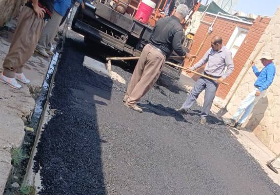 آغاز عملیات آسفالت معابر بازار چشمه‌علی جنب پایگاه بهداشت با دستور شهردار مسجدسلیمان