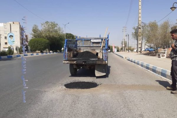 بهسازی و ترمیم گسترده معابر شهری مسجدسلیمان در مسیرهای پرتردد