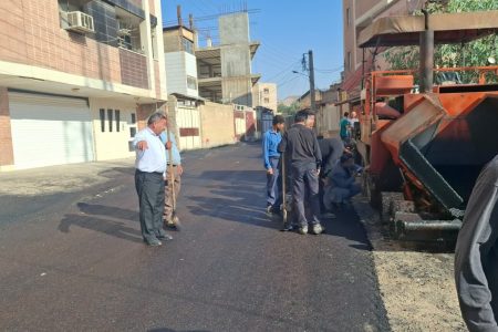 بازدید شهردار و اعضای شورای شهر از عملیات آسفالت محله شصت دستگاه