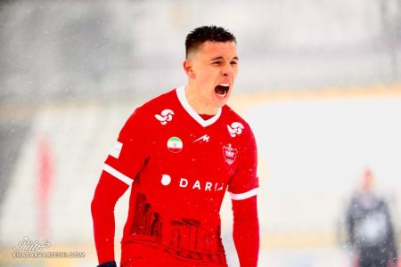 افشای جزئیات قرارداد مهاجم پرسپولیس/ سرگیف با چه رقمی سرخ‌پوش شد؟