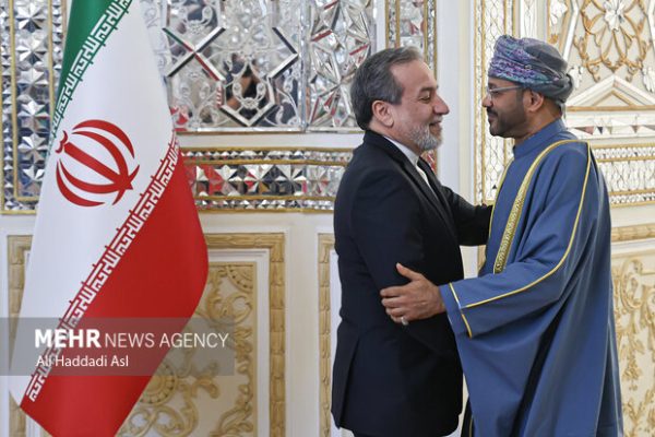 گفتگوی تلفنی وزیر امور خارجه ایران با همتایان عمانی و عراقی