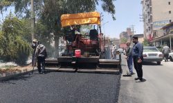 تحول در یکی از پرترددترین محورهای مسجدسلیمان؛ آسفالت‌ریزی پنج‌بنگله آغاز شد