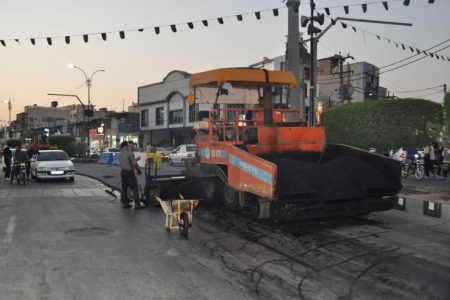عملیات روکش آسفالت خیابان آزادی آغاز شد؛ رضا ارزانی سرپرست شهرداری: هدف، ارتقای کیفیت تردد شهروندان است