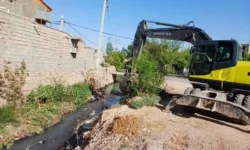 لایروبی کانال‌ها و مسیل‌های باشگاه سوارکاران در مسجدسلیمان