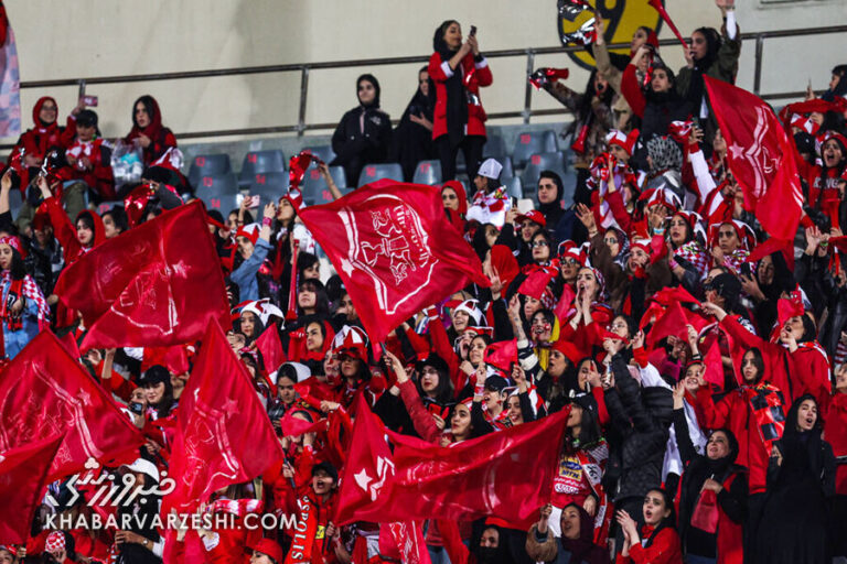 اتفاق تاریخی در وطنی؛ بانوان برای نخستین بار نساجی – پرسپولیس را تماشا می‌کنند